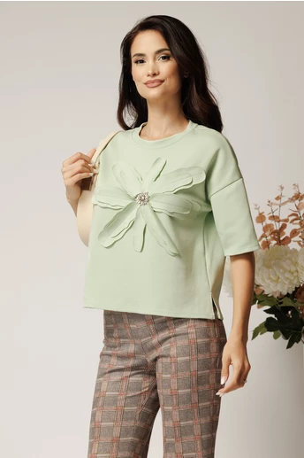 Bluza casual din viscoza verde cu floare maxi si strasuri
