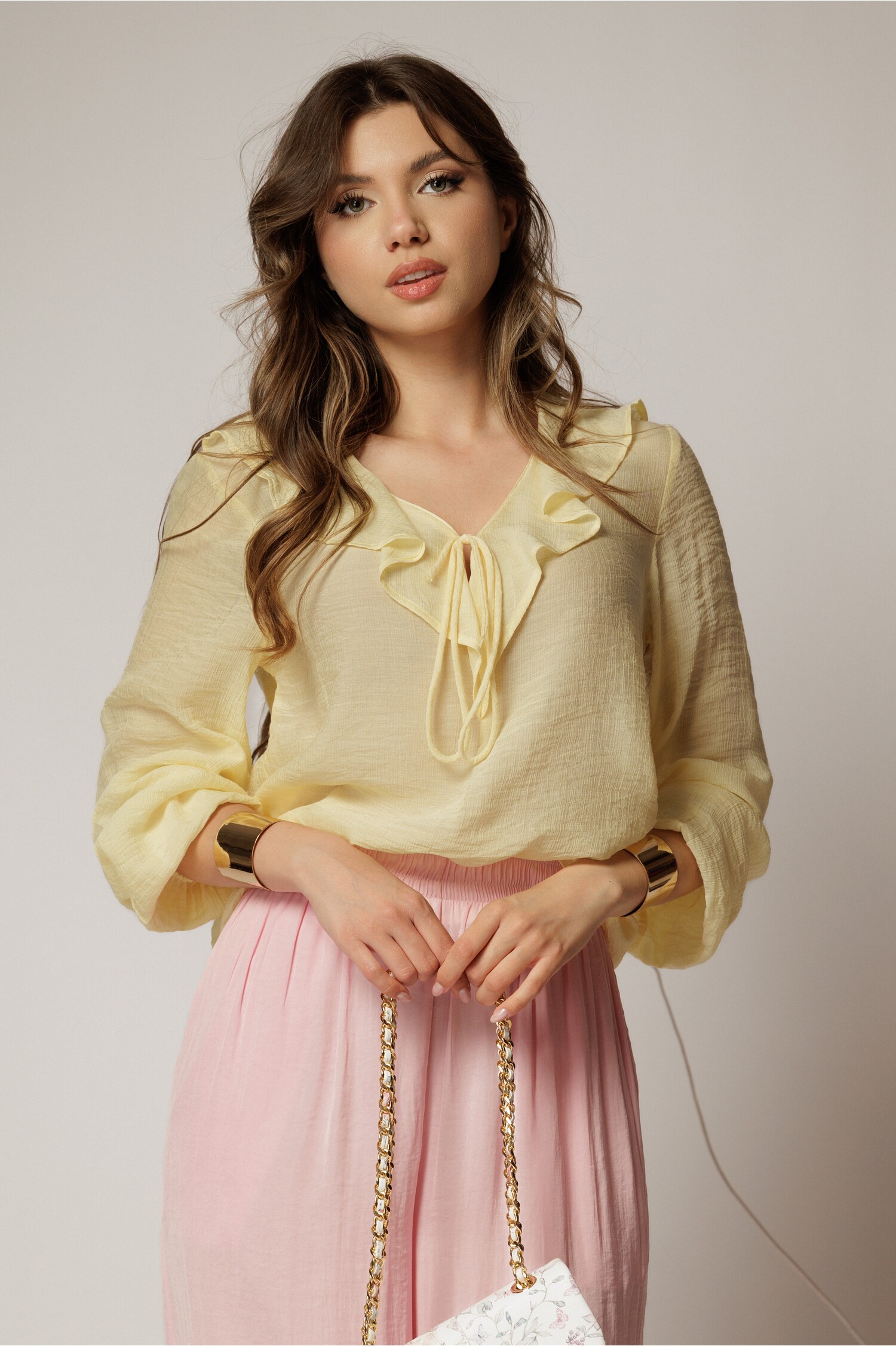 Bluza dama galbena din bumbac si volanase cu snur la bust