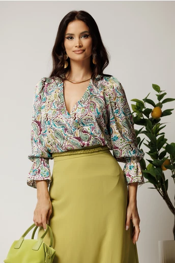 Bluza DY Fashion din satin alba cu imprimeuri mov si decolteu petrecut