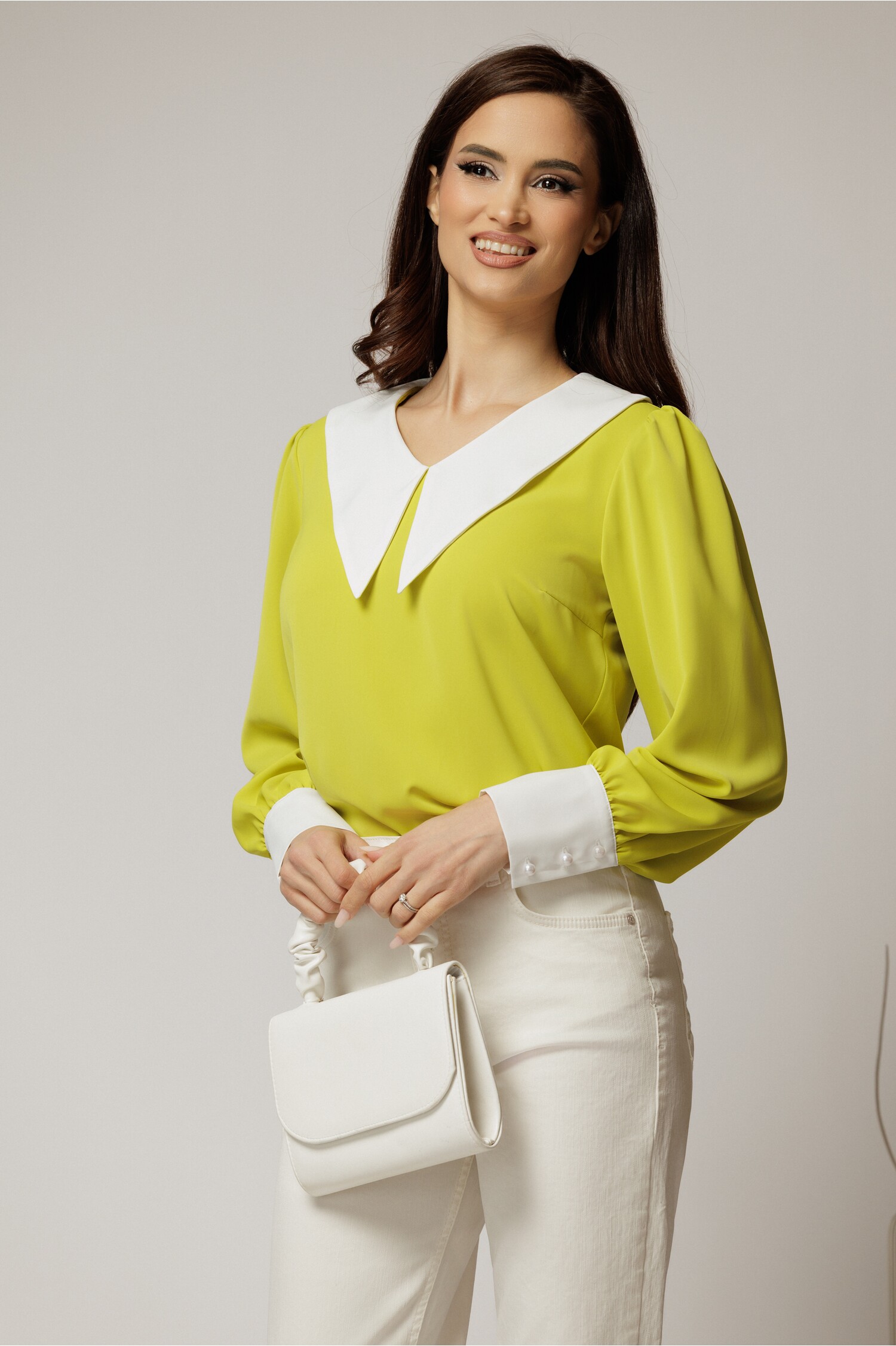 Bluza DY Fashion galben neon cu gulerul ascutitdin voal fluid