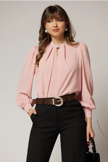 Bluza DY Fashion roz cu decupaj si perle la decolteu