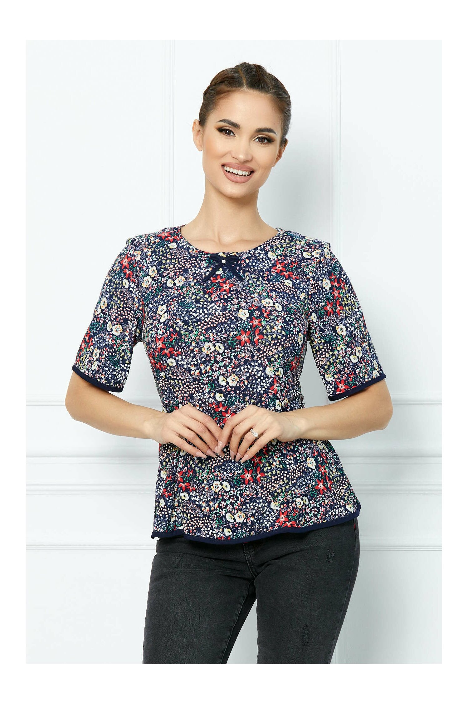 Bluza Ildiko bleumarin cu imprimeu floral colorat