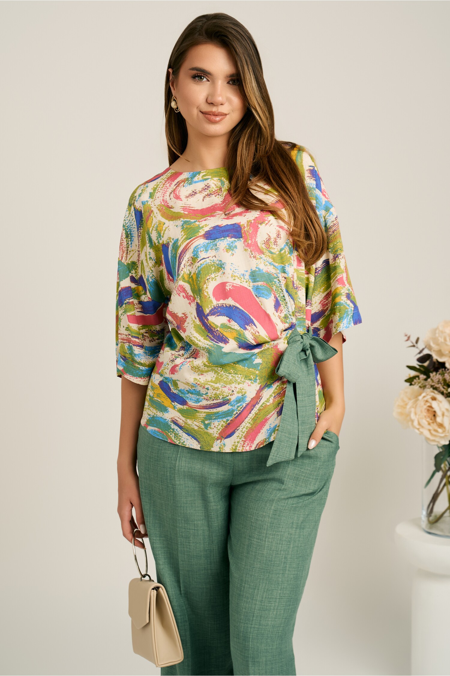 Bluza lejera cu imprimeu verde-albastru din viscoza cu funda in talie- Viada