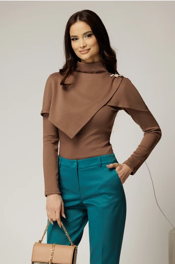 Bluza maro din jerse cu nasturi decorativi si design atipic