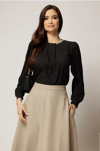 Bluza neagra din voal plin cu perle la decolteu si pliuri