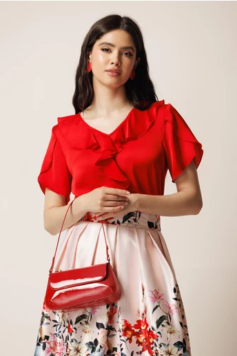 Bluza rosie din voal satinat cu volan la bust