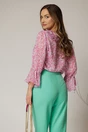 Bluza roz cu imprimeuri florale fucsia si volanas la decolteu, 2, dyfashion.ro