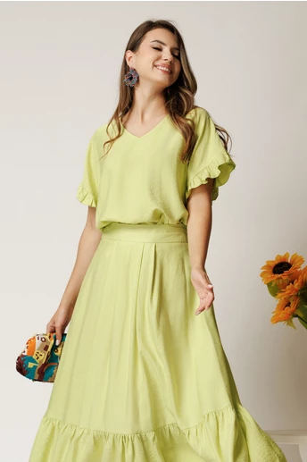 Bluza verde din rayon cu croi drept si volanase la maneci