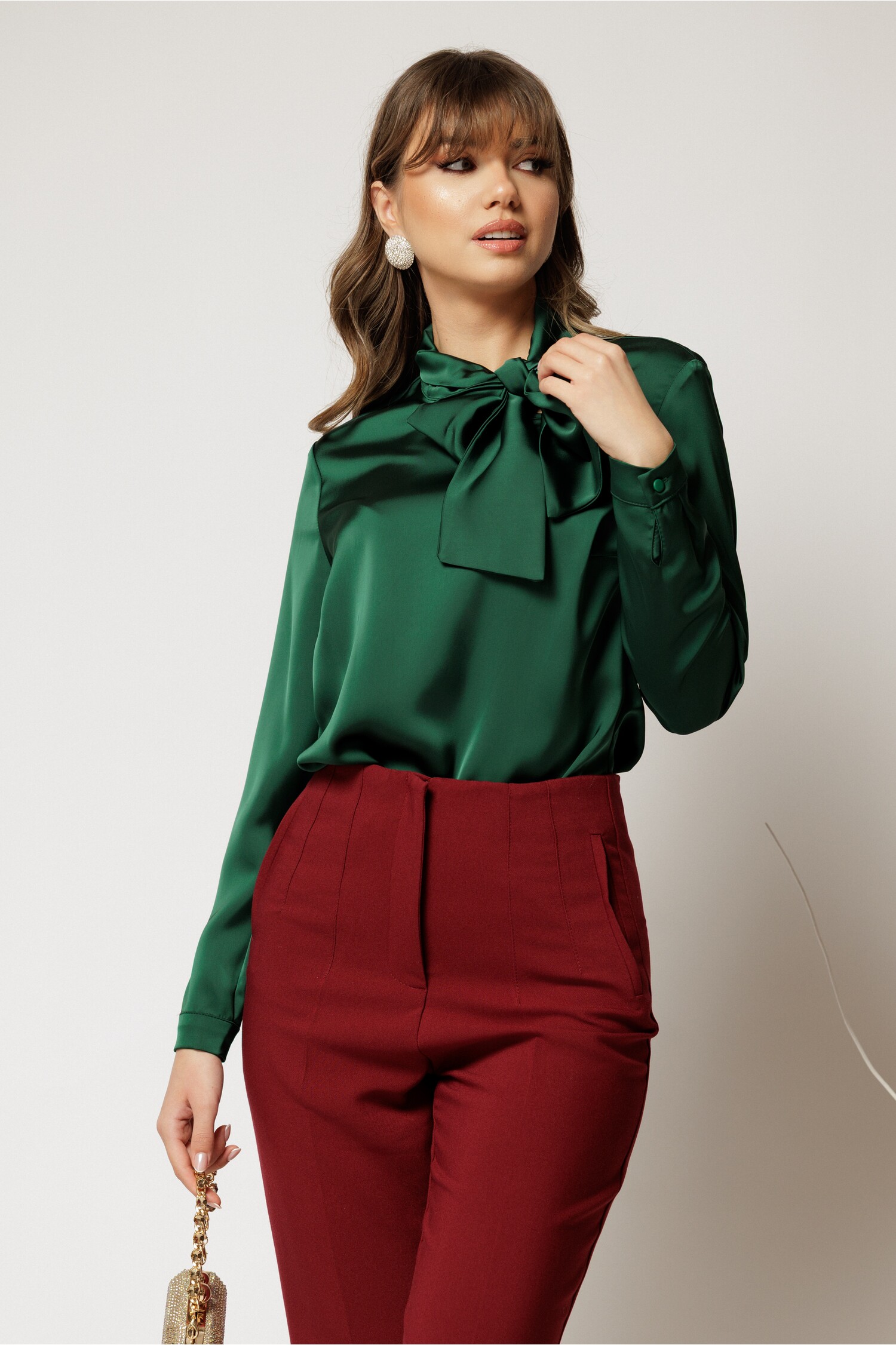 Bluza verde din satin eleganta cu funda la decolteu