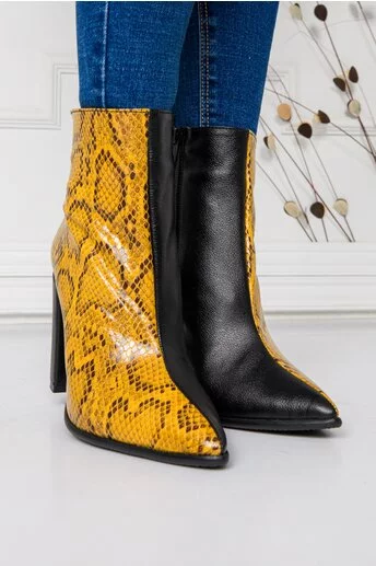 Botine Leya negre cu imprimeu snake galben