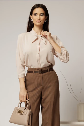 Camasa bej cu funda la guler si inchidere cu nasturi