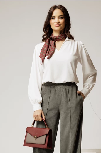 Camasa dama alba cu decolteu adanc si maneca lunga