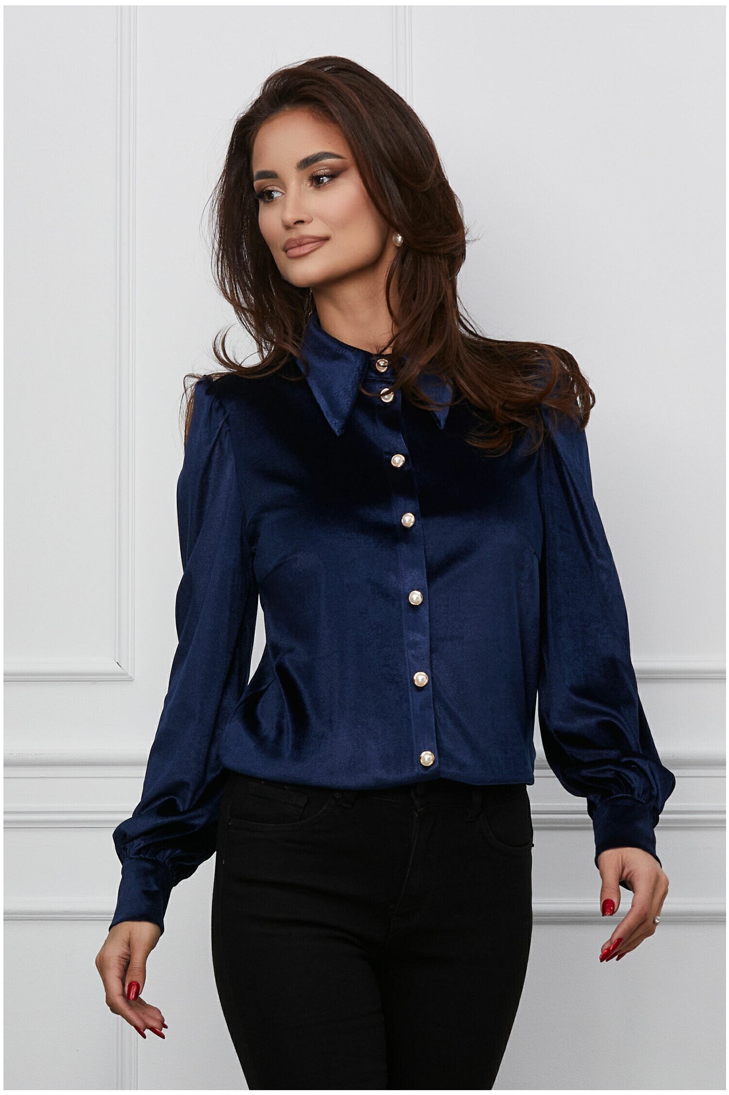 Camasa Dy Fashion bleumarin din catifea cu nasturi perlati