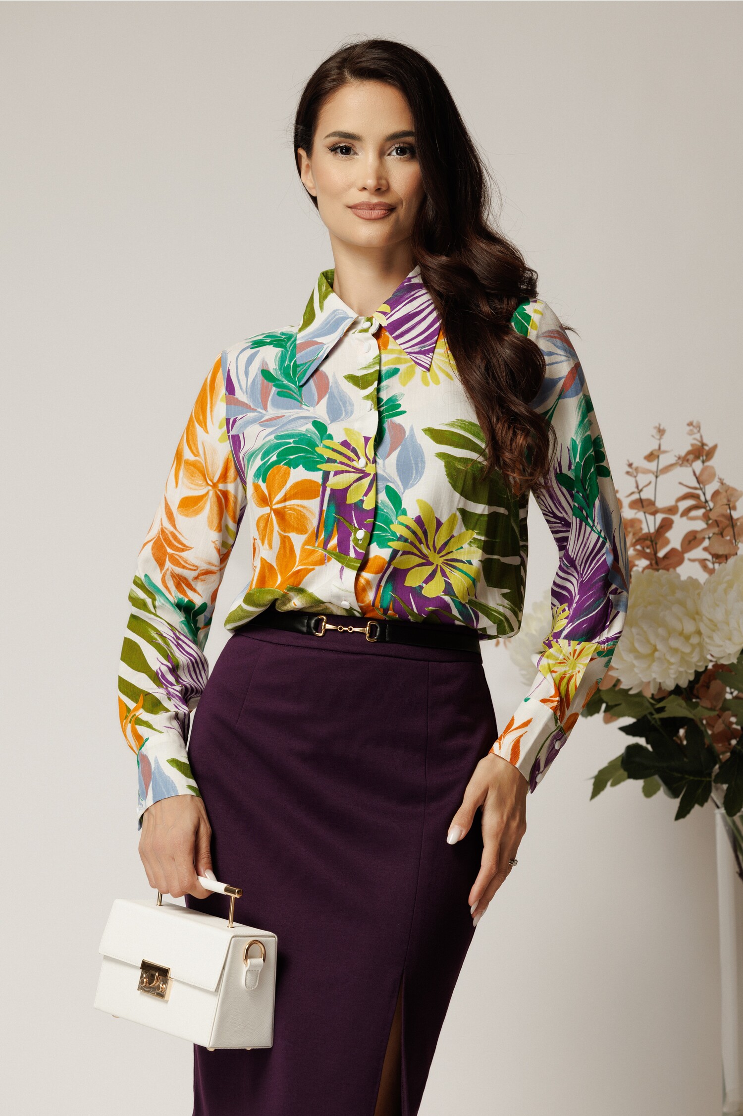Camasa DY Fashion din viscoza ivory cu print mov si verde Camasa DY Fashion din viscoza ivory cu print mov si verde