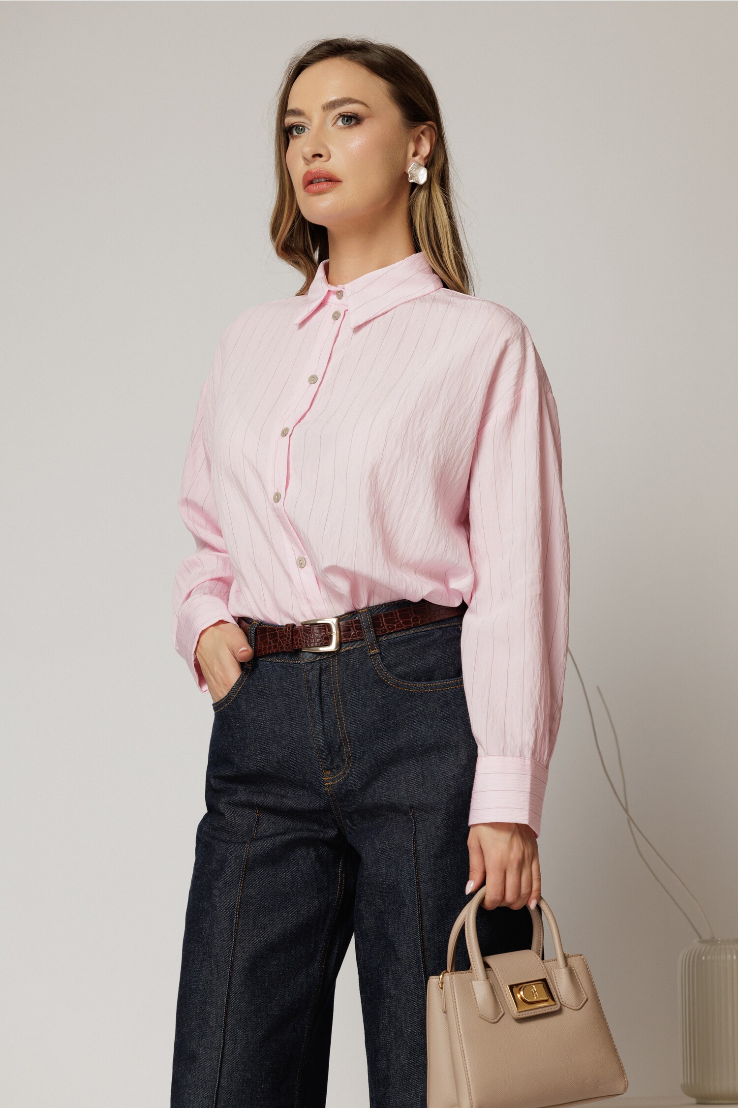 Camasa roz cu dungi cu maneci lungi si croi oversize