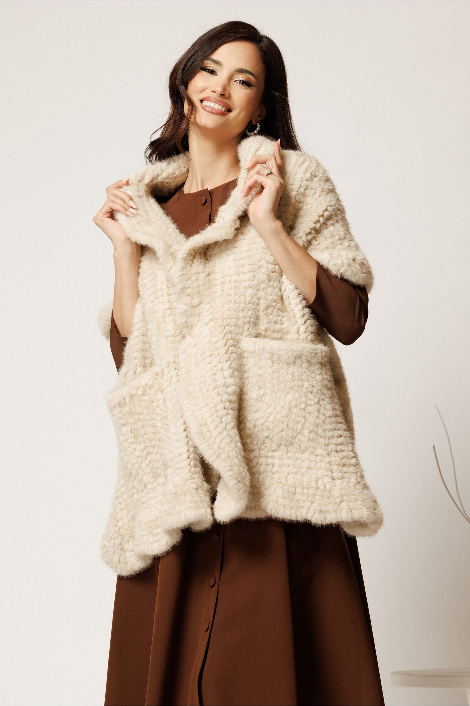 Capa scurta ivory din blana