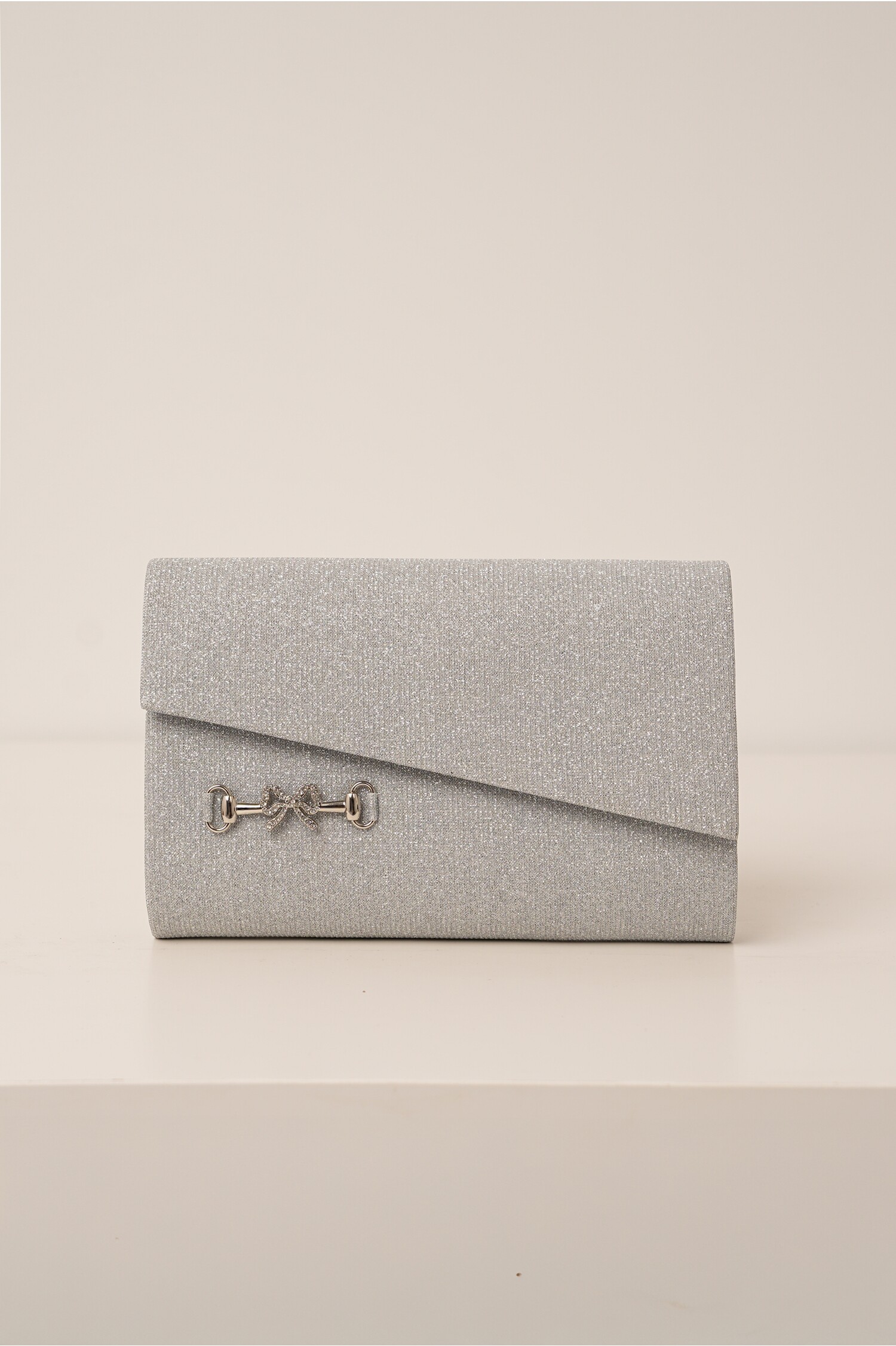 Clutch argintiu cu glitter si accesoriu fundita