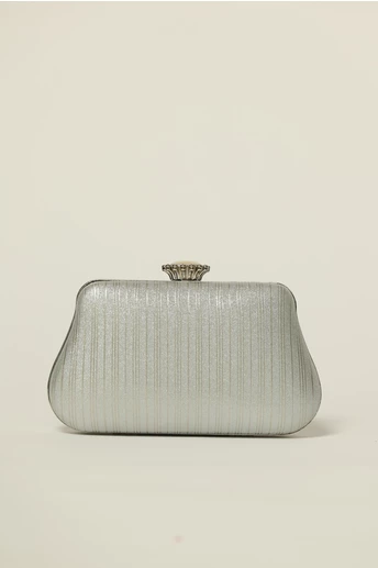 Clutch argintiu cu inchidere metalica decorativa
