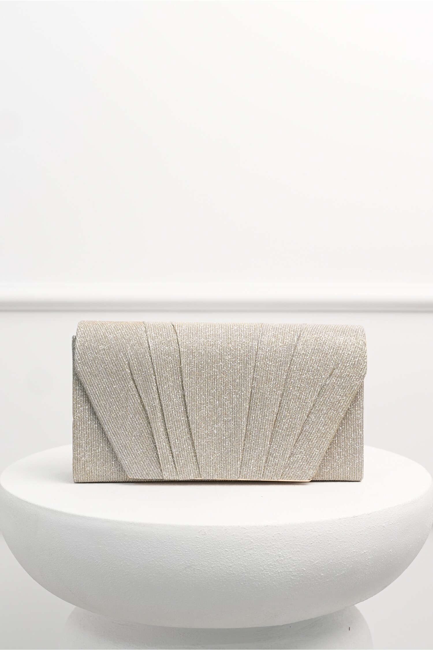 Clutch auriu cu glitter si pliuri decorative