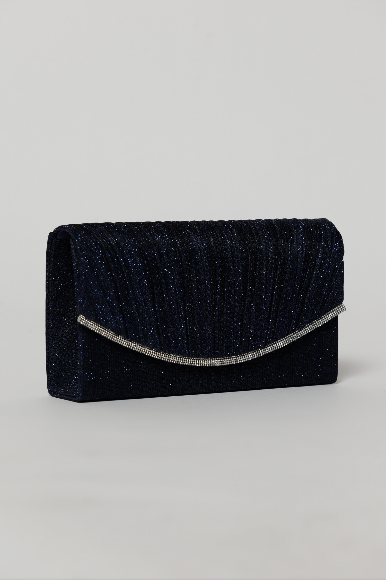 Clutch bleumarin elegant cu clapeta curbata si detalii plisate
