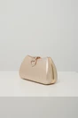 Clutch elegant din fir lurex auriu cu inchidere metalica cu strasuri