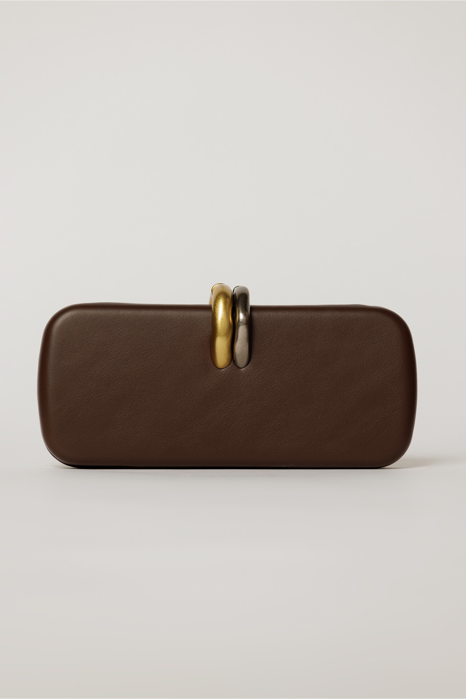 Clutch elegant maro inchis cu inchidere metalica dubla