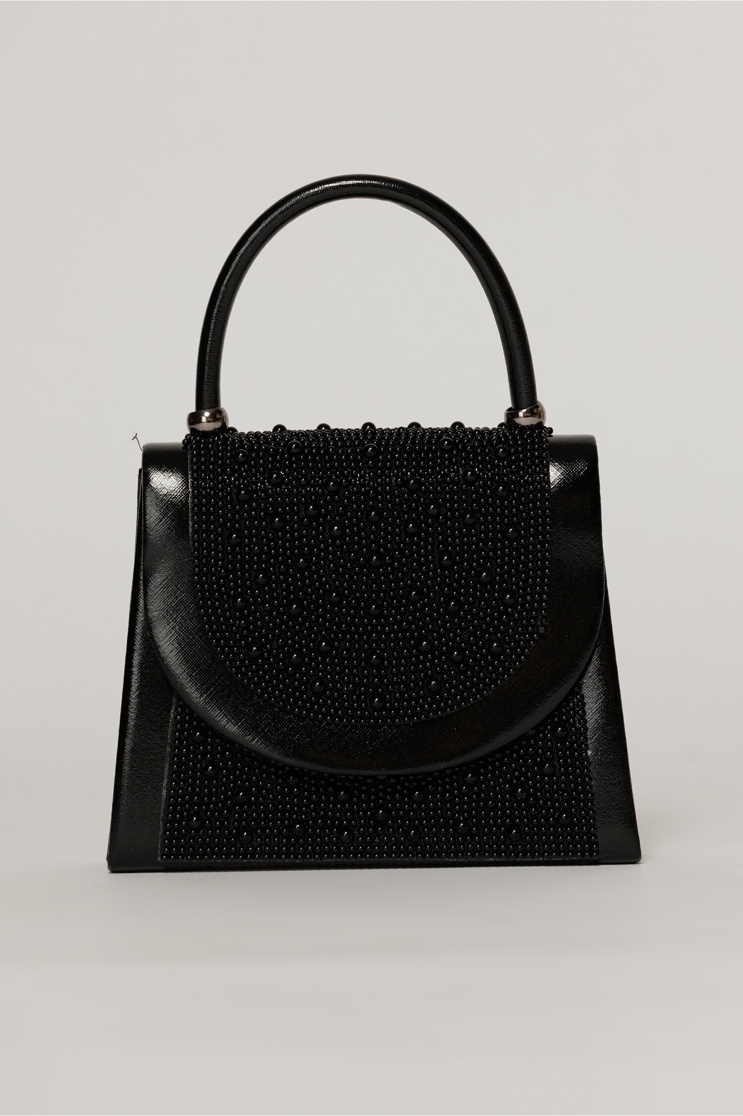 Clutch elegant negru decorat cu perle si margele