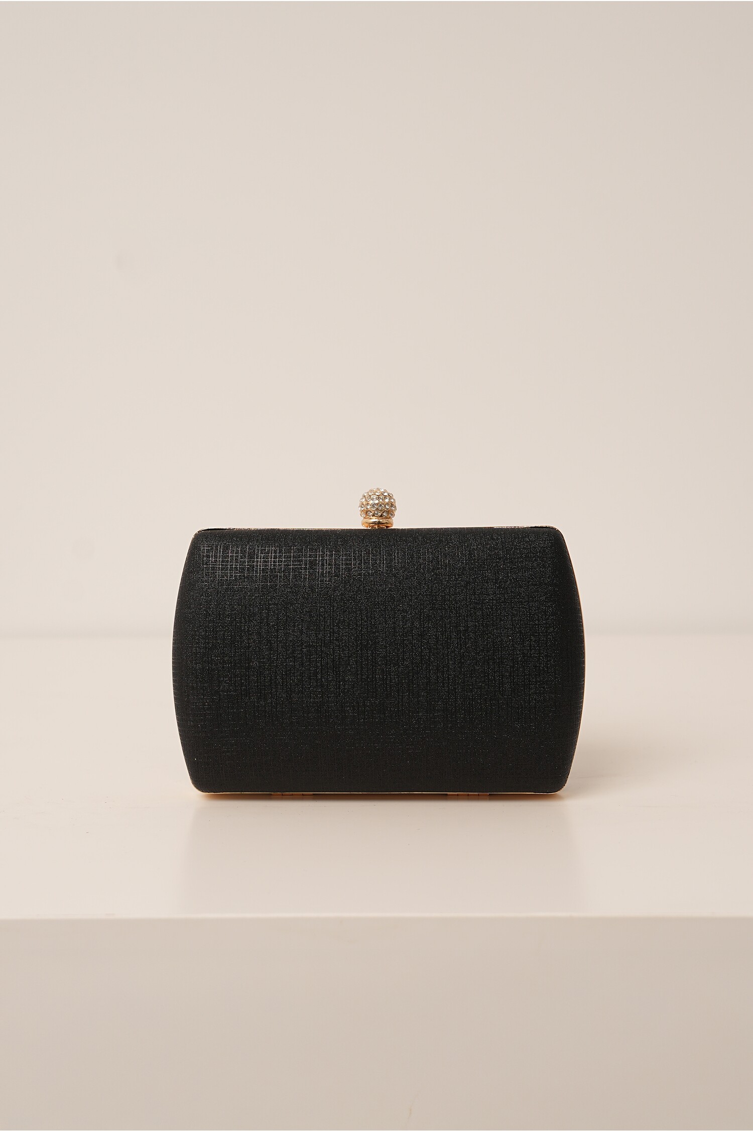Clutch negru cu fir lurex si inchidere metalica cu strasuri