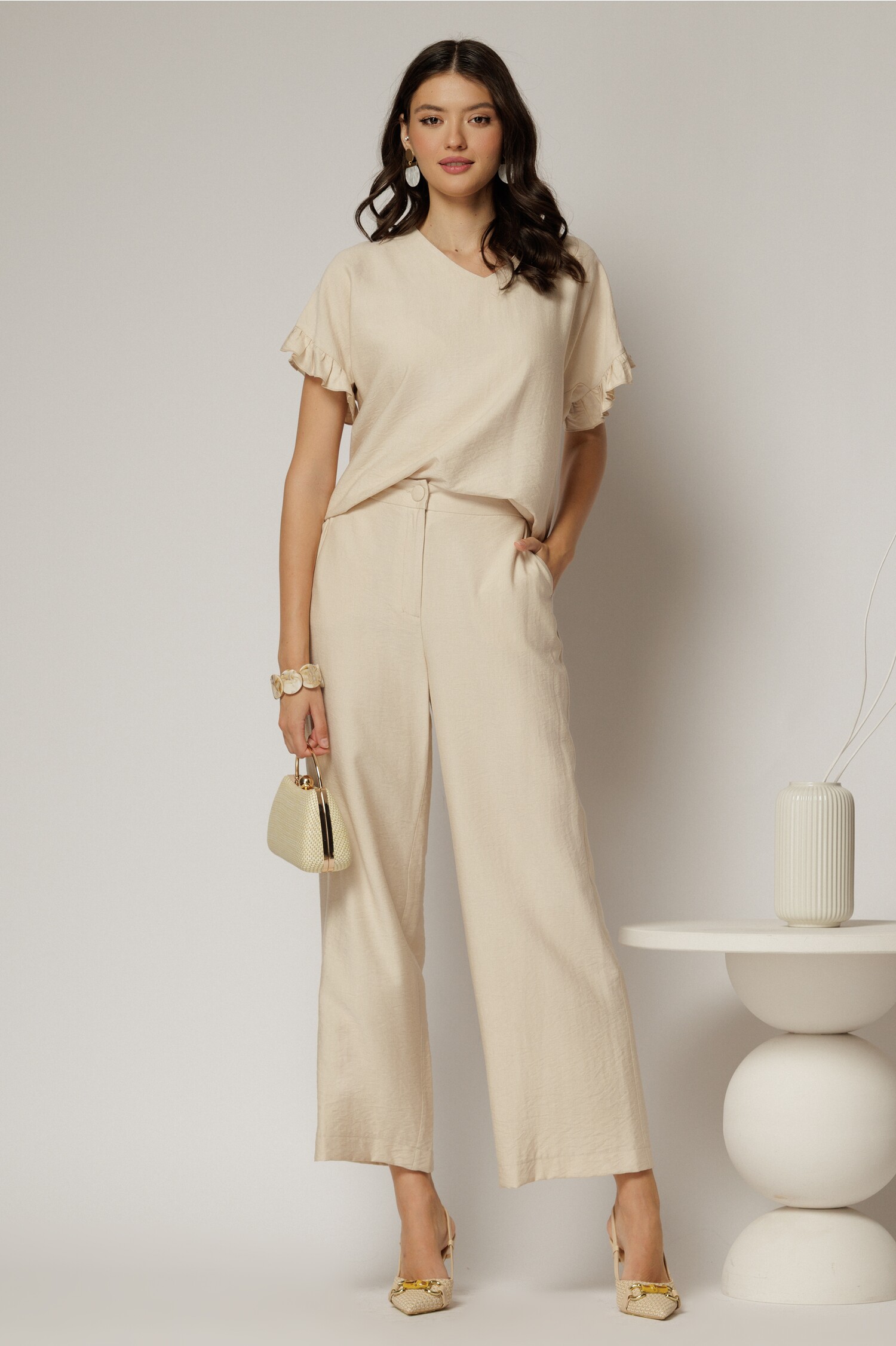 Compleu bej din viscoza cu pantalon si bluza cu maneci lejere