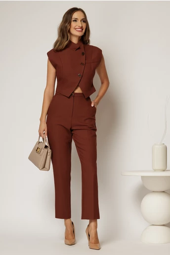 Compleu DY Fashion caramiziu cu pantaloni si vesta cu nasturi asimetrici