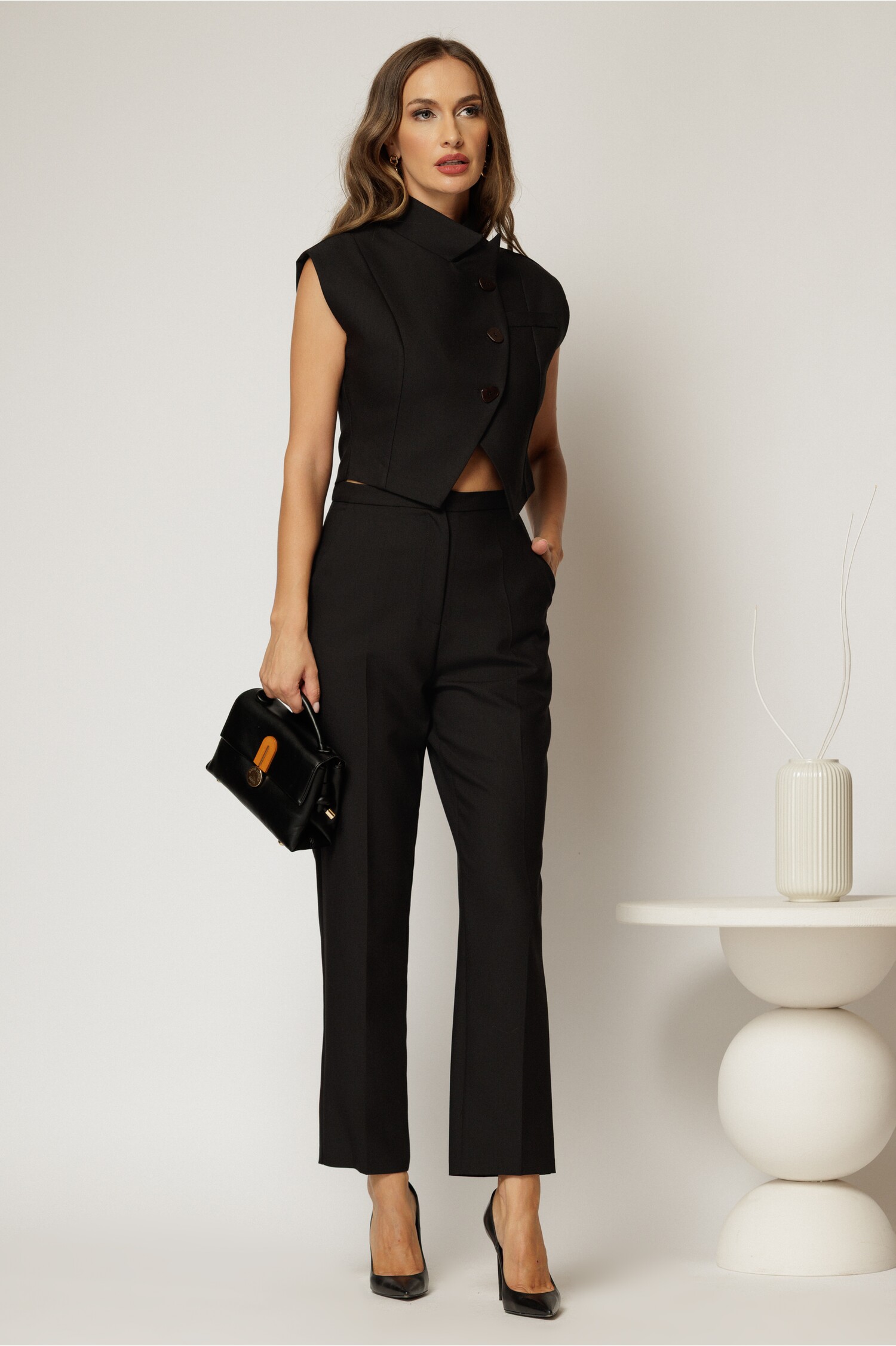 Compleu DY Fashion negru cu pantaloni si vesta cu nasturi asimetrici