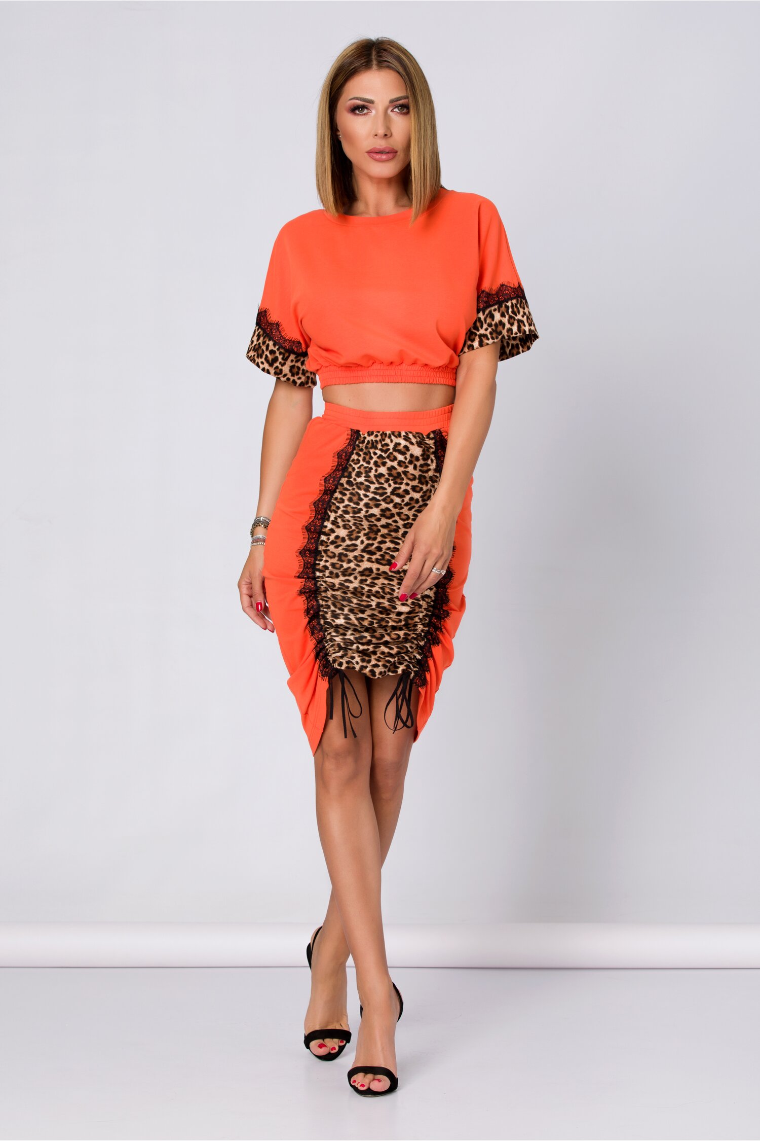 Compleu LaDonna by Catalin Botezatu orange cu animal print alcatuit din top si fusta dyfashion.ro