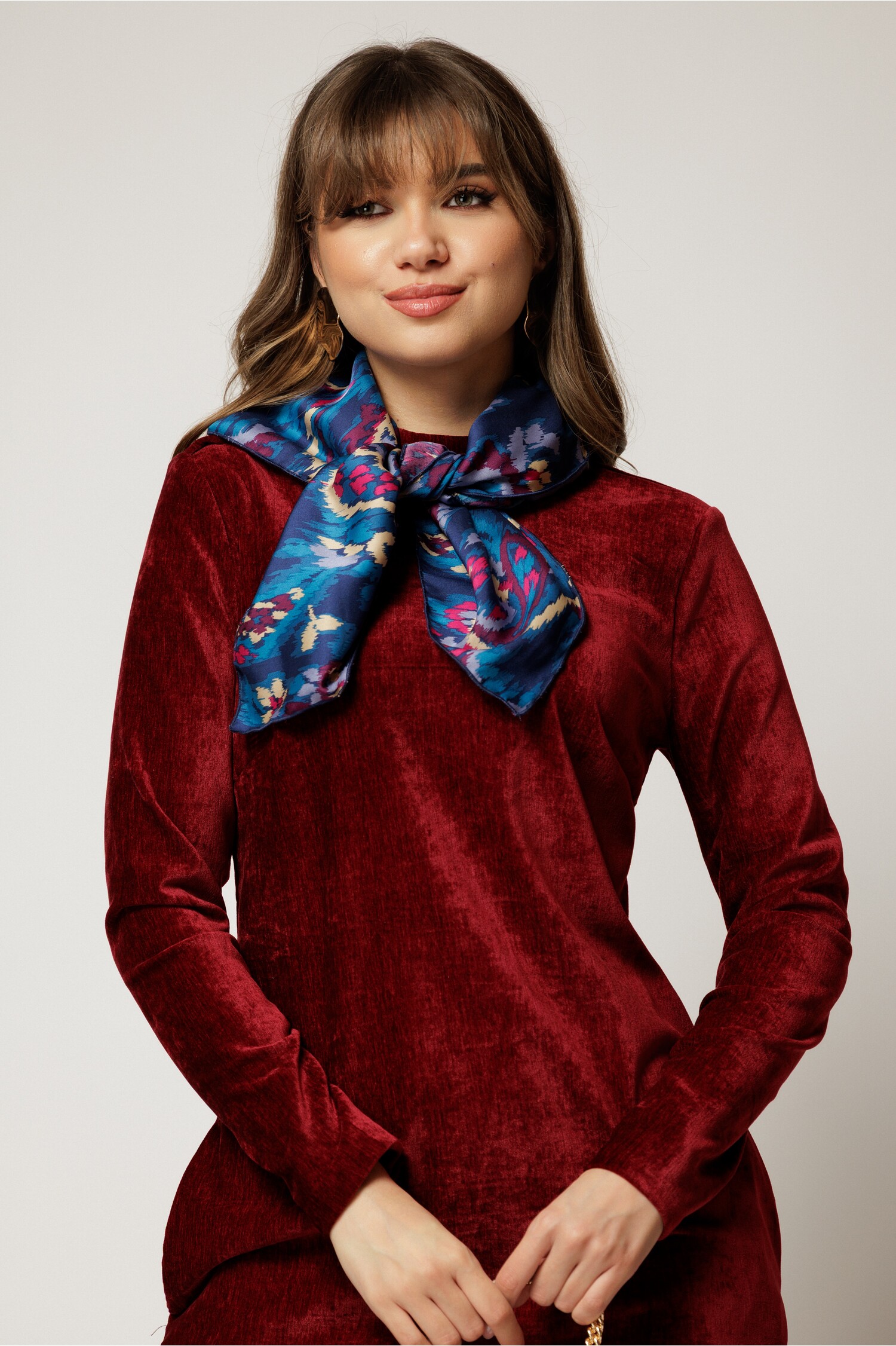 Esarfa in nuante de albastru si magenta