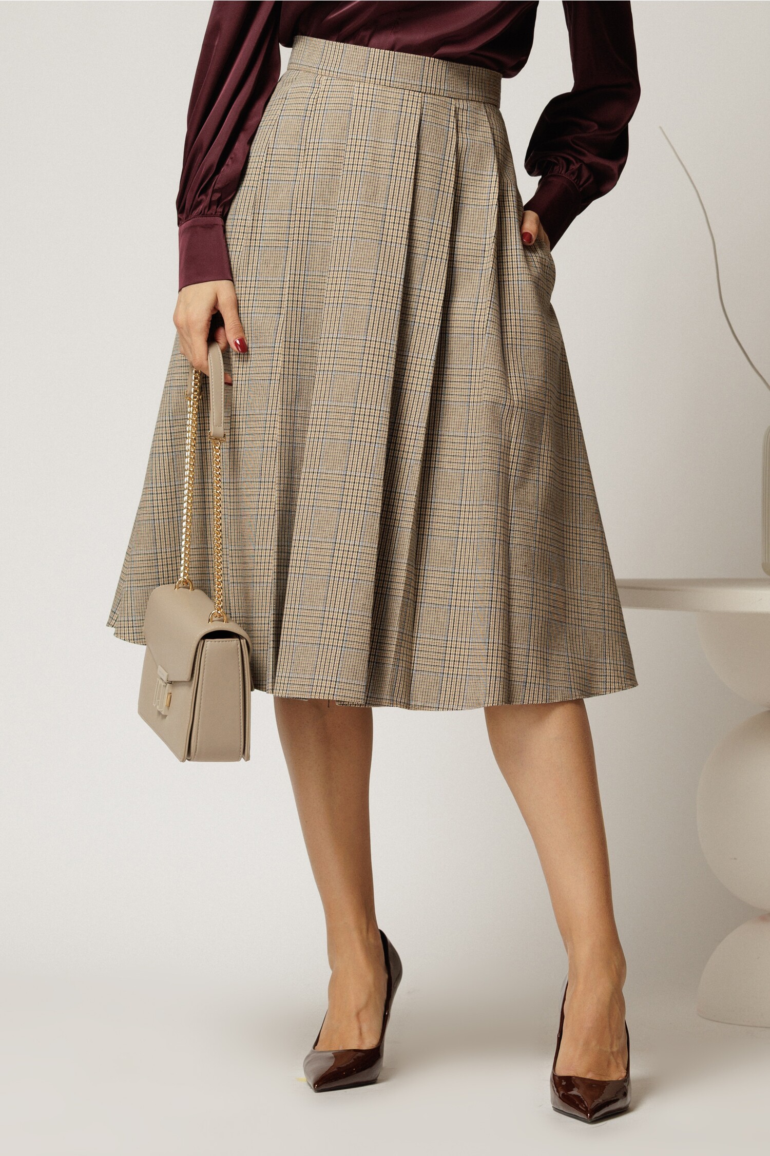 Fusta DY Fashion clos cu carouri bleu si bej cu pliuri