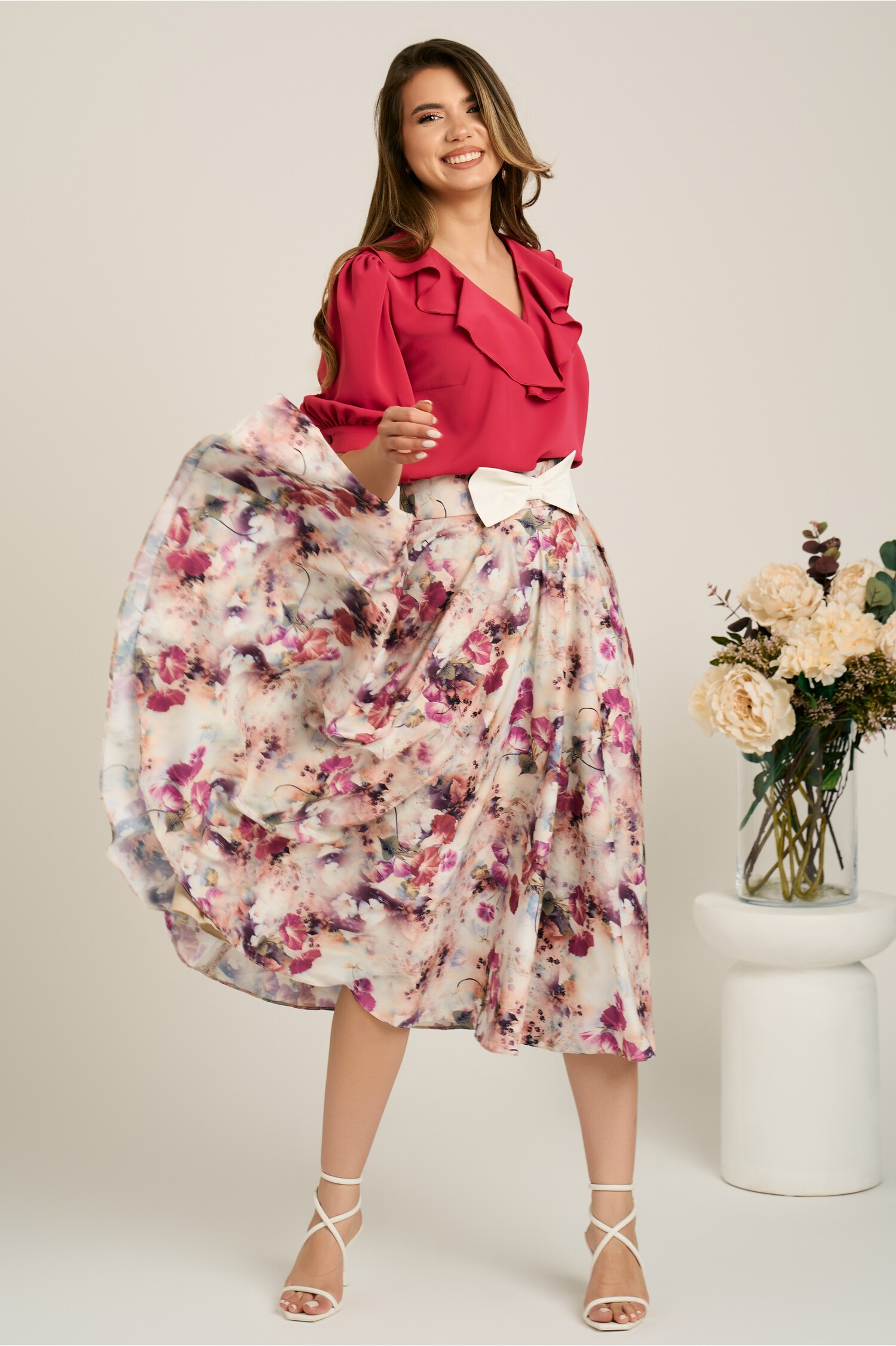 Fusta DY Fashion midi ivory din voal in clos cu imprimeu magenta si funda in talie