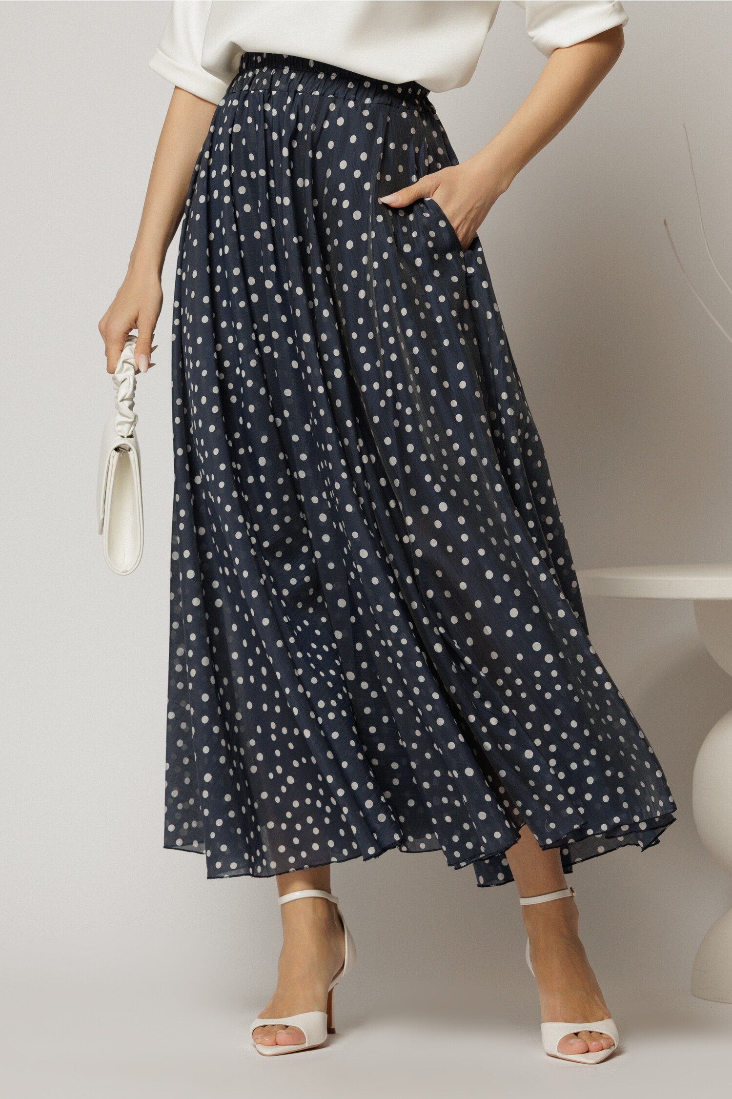 Fusta midi bleumarin cu buline clos din tencel casual eleganta