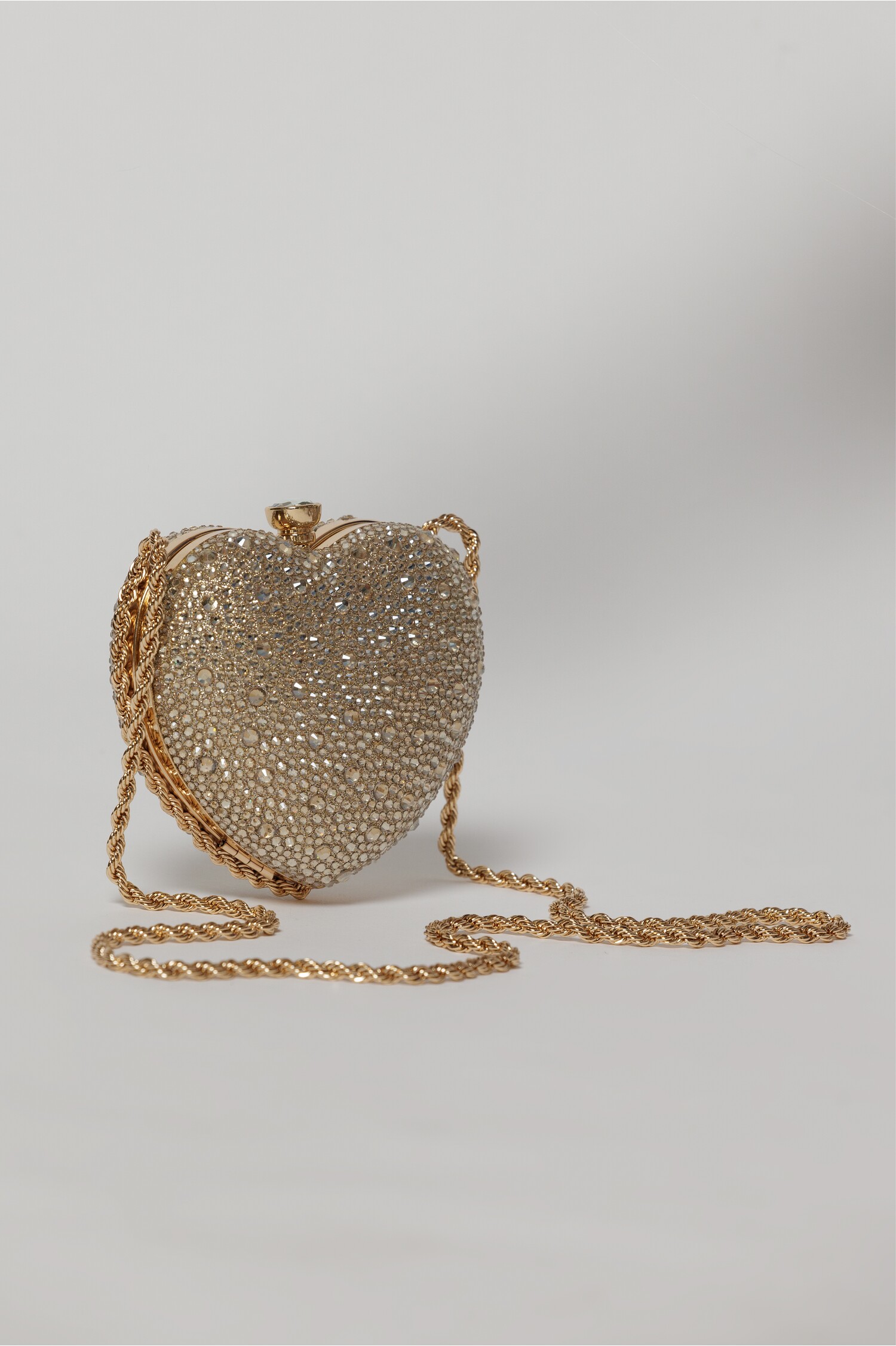 Geanta eleganta din strasuri aurie in forma de inima