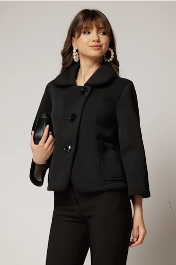 Jacheta scurta neagra cu buzunare si inchidere cu nasturi