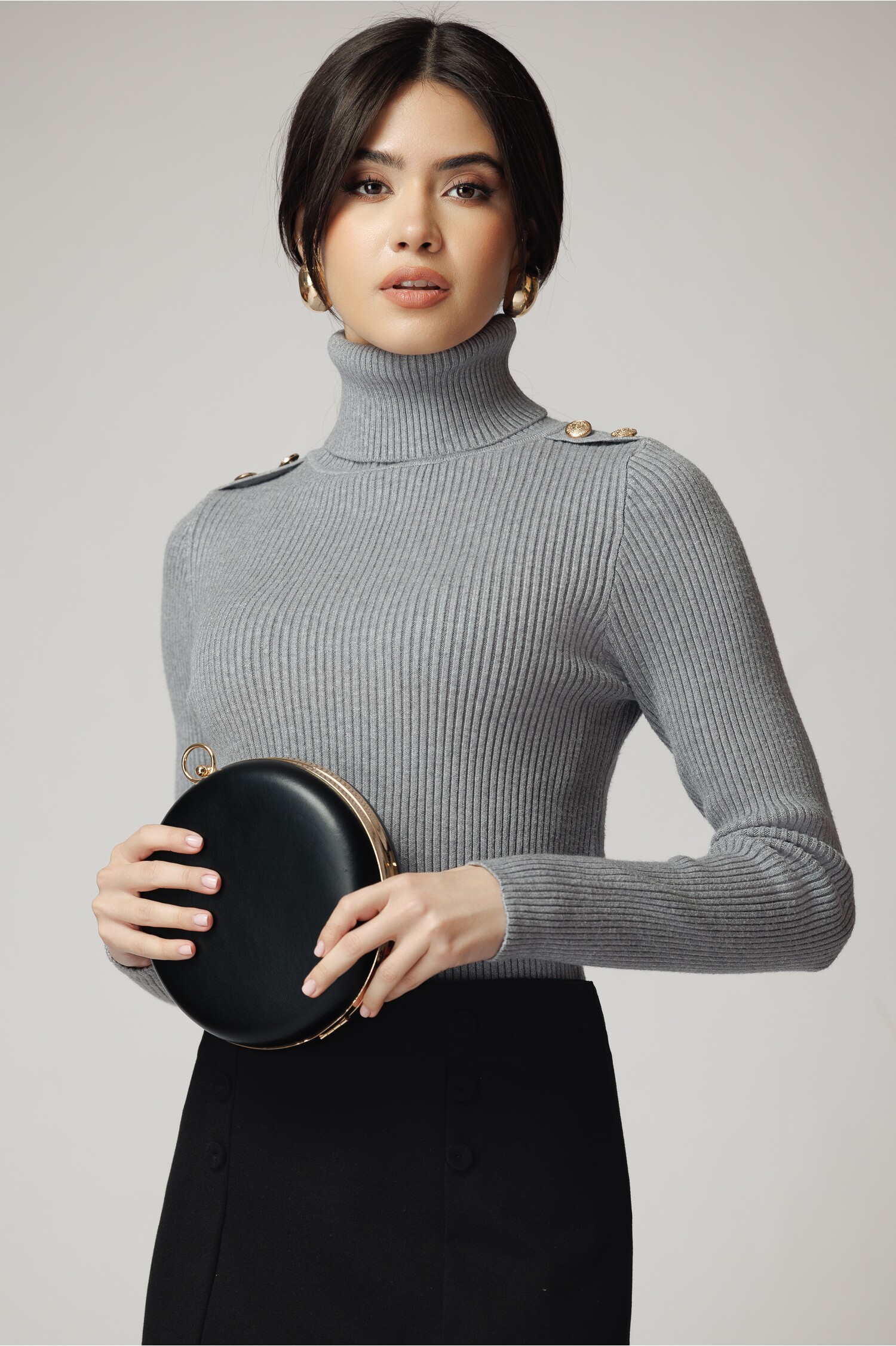 Maleta casual din tricot reiat gri cu nasturi pe umeri