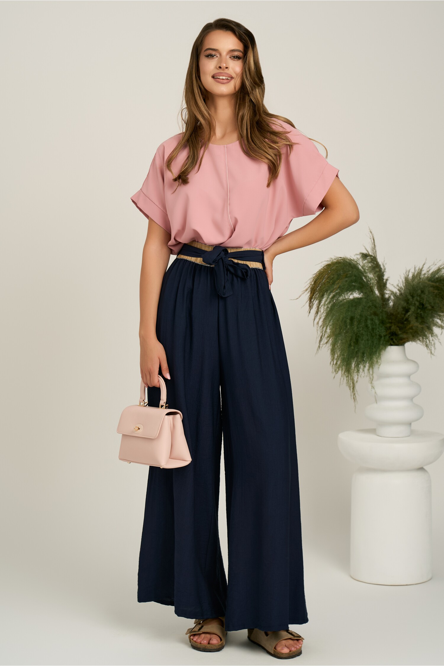 Pantaloni bleumarin evazati din viscoza cu elastic si cordon in talie