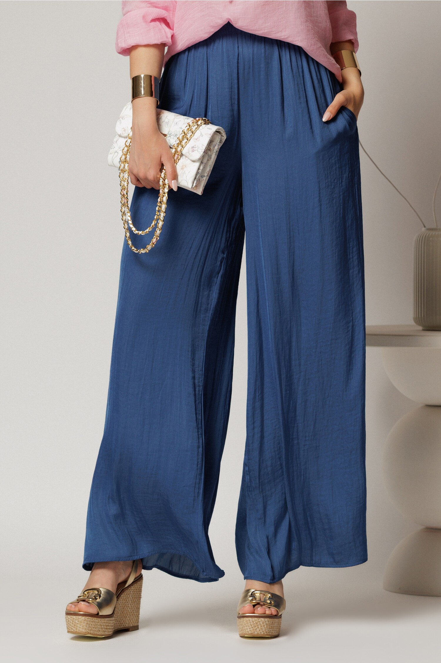 Pantaloni casual bleumarin cu croi lejer si elastic pe talie