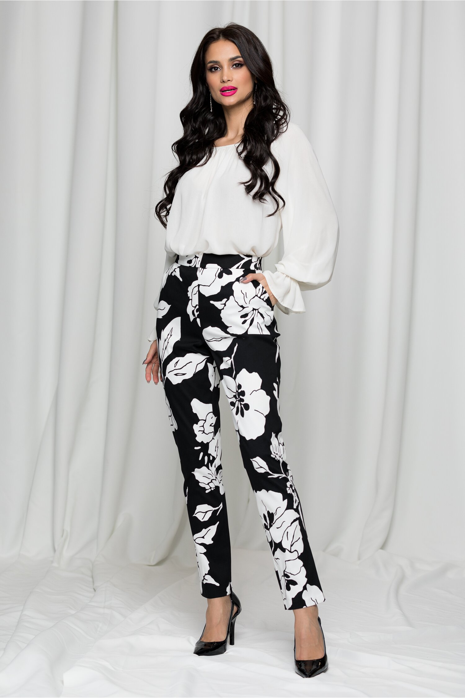 Pantaloni Leonard Collection negri cu imprimeu floral alb pret ieftin