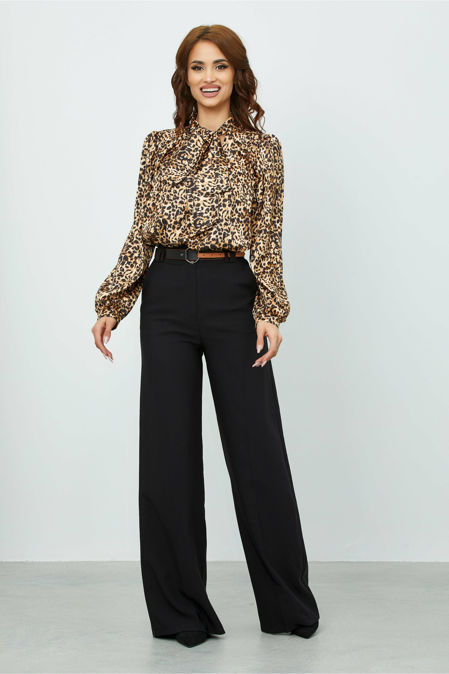 Pantaloni vera negri evazati