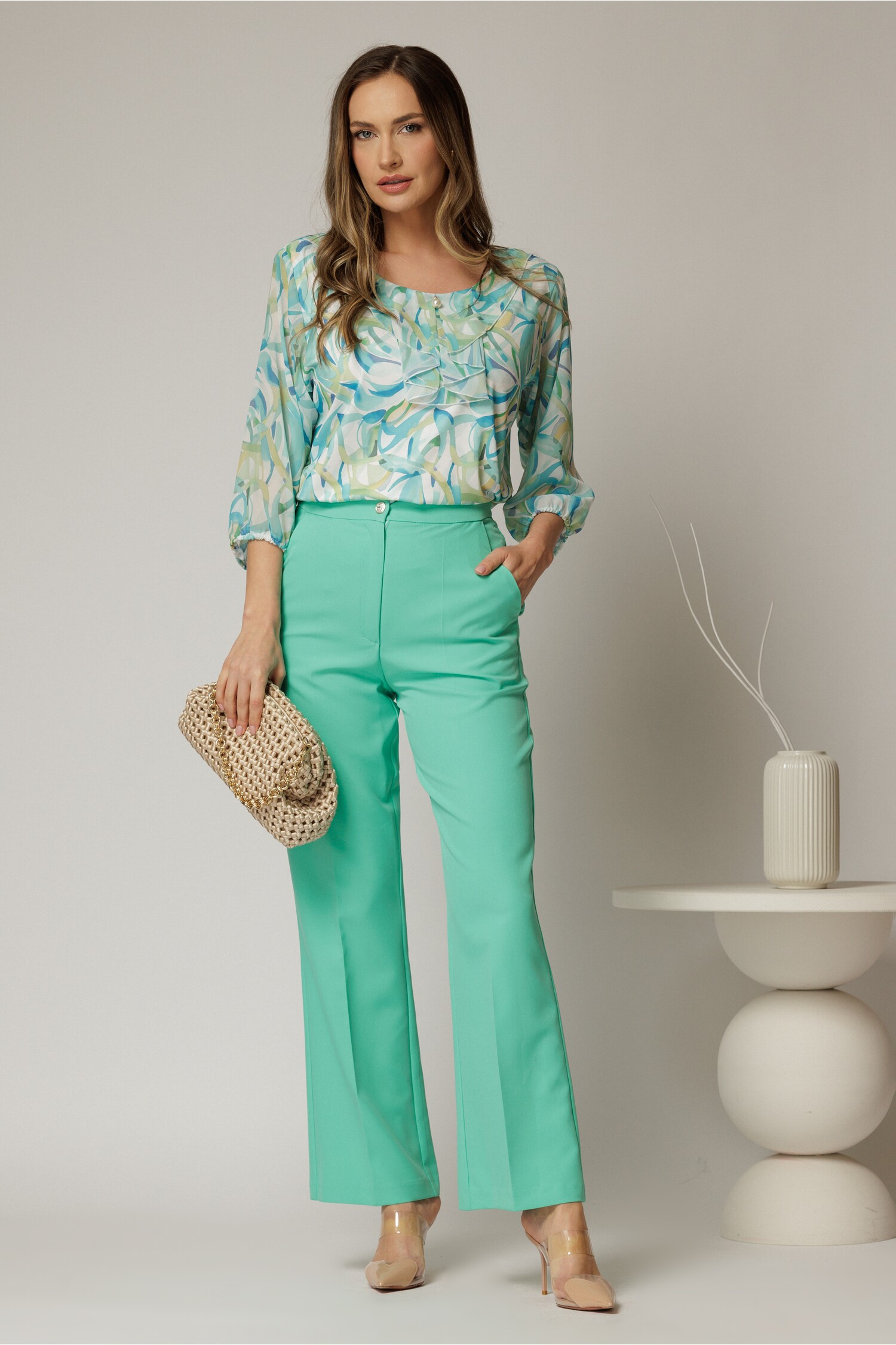 Pantaloni verde mint cu croi drept si buzunare