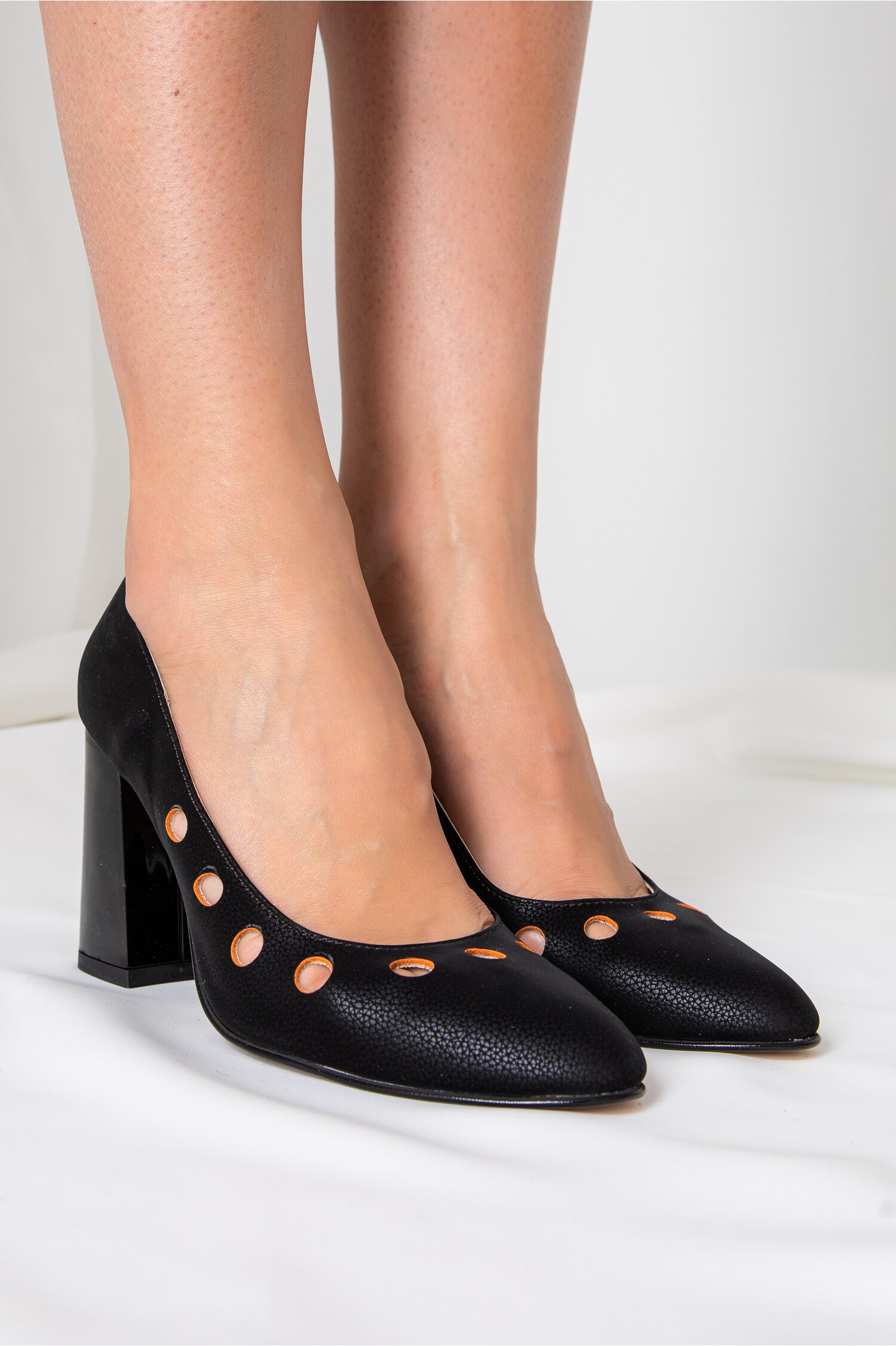 Pantofi negri cu perforatii orange 2023 ❤️ Pret Super dyfashion imagine noua 2022