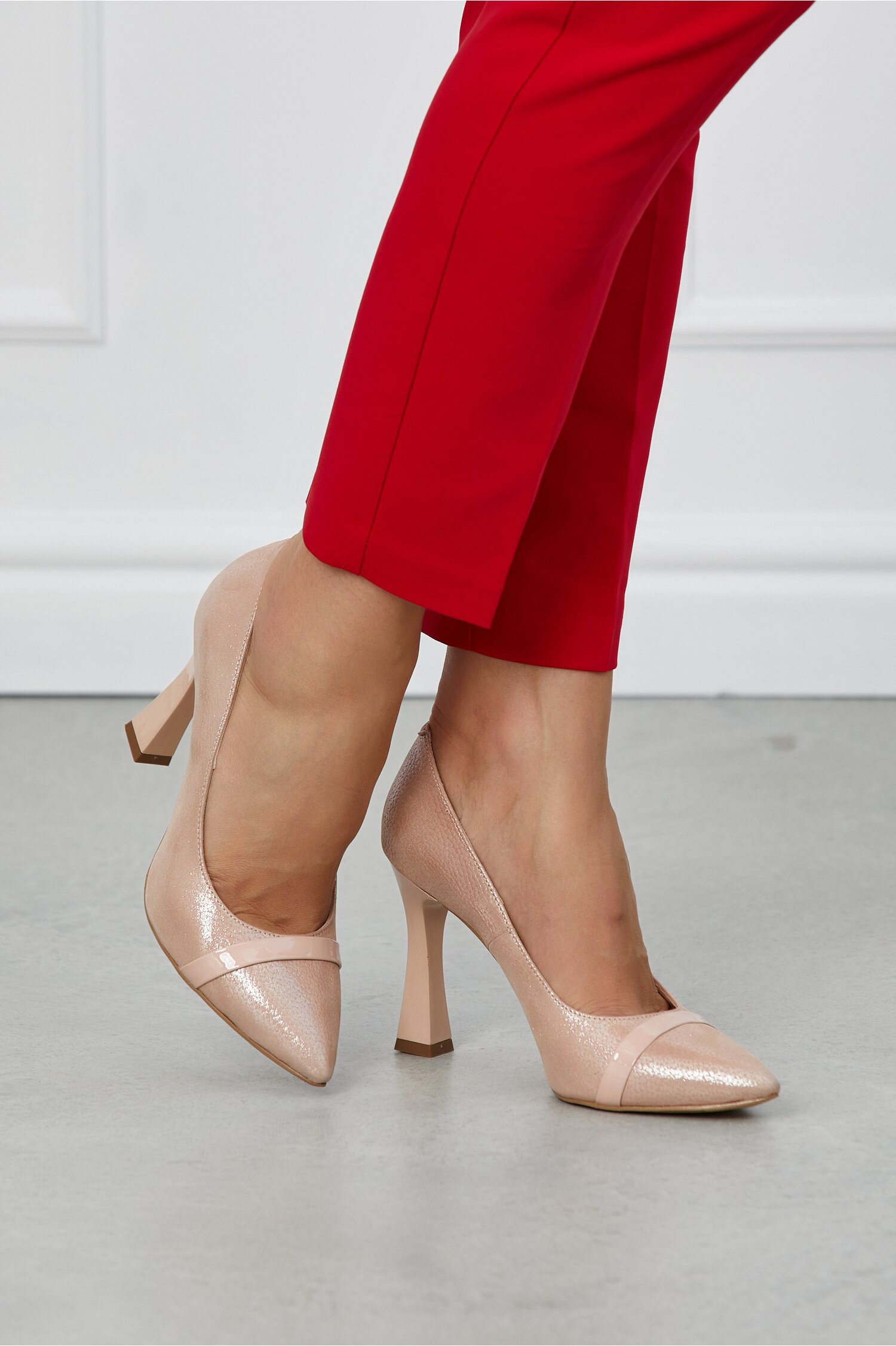 Pantofi Olga roz cu banda lucioasa pe varf dyfashion.ro imagine 2022 13clothing.ro