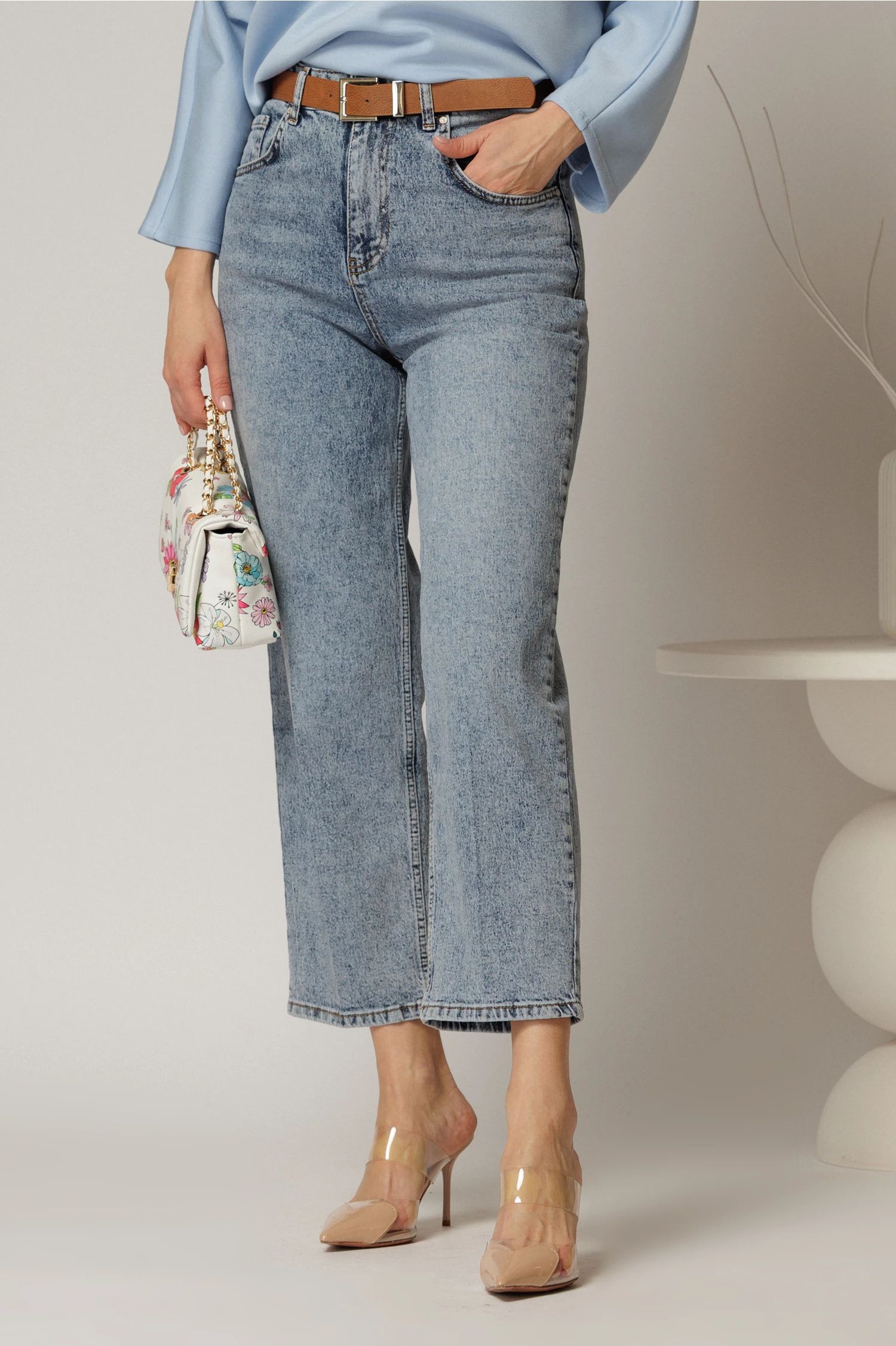 Blugi dama albastri croi mom fit cu talie inalta