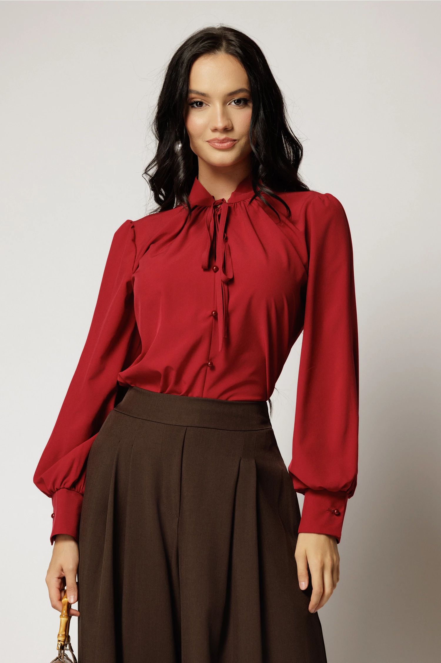 Bluza dama bordo cu maneci lungi si snur la decolteu