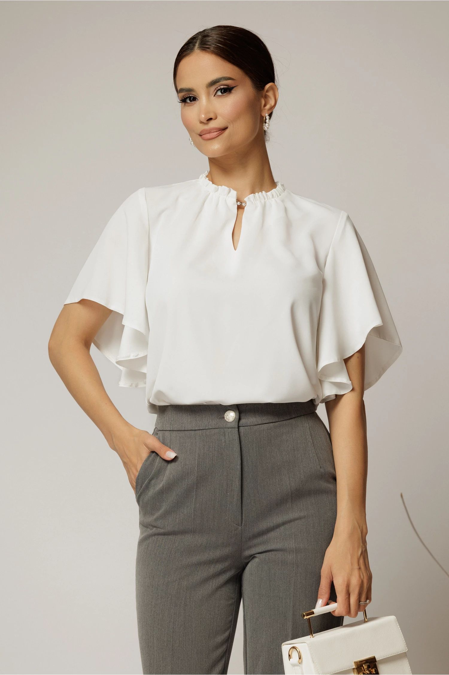 Bluza DY Fashion alba cu cret la guler si decupaj la decolteu