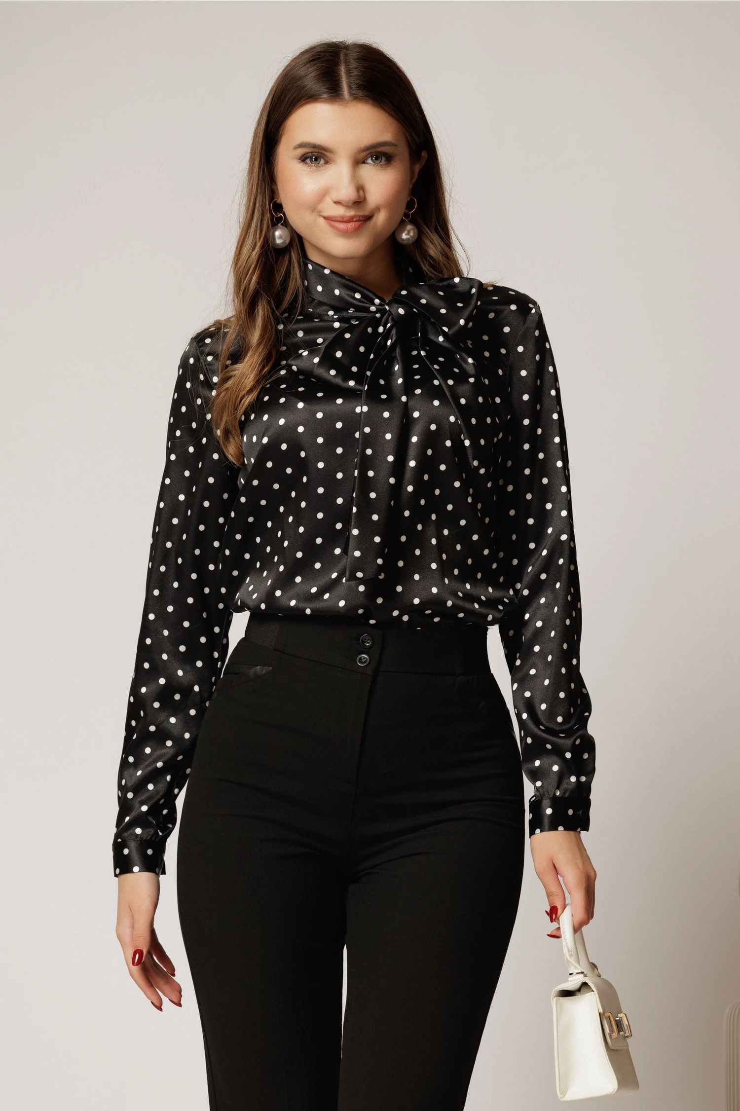 Bluza eleganta neagra din satin cu buline
